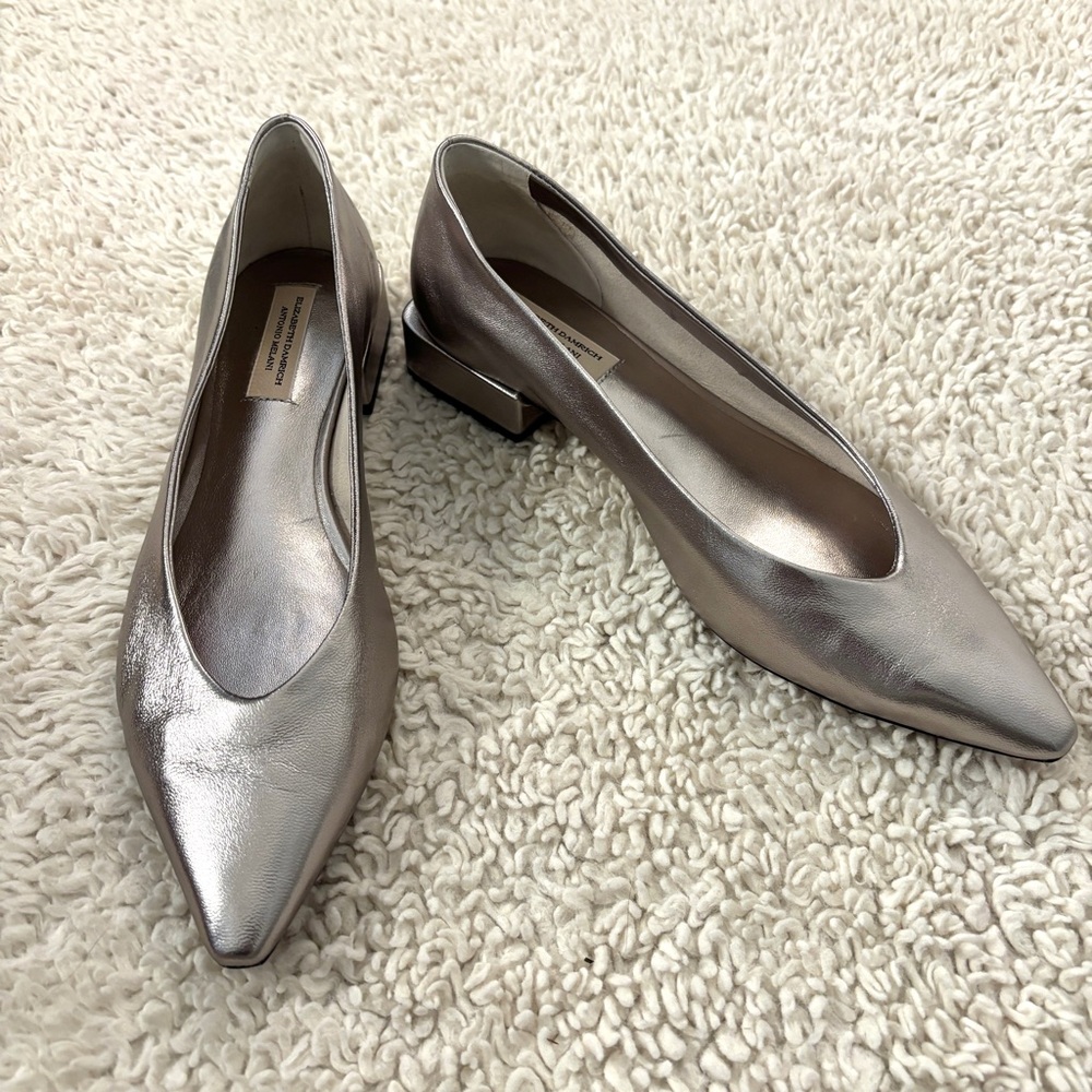 Elizabeth Damrich Trapeze Metallic Leather
Dress Pumps size 7 - Picture 2 of 9